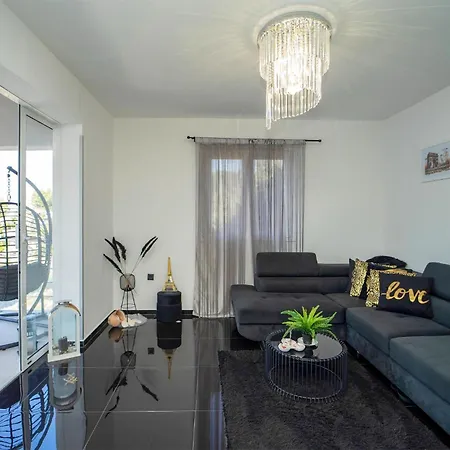 Semesterbostad Cozy In With Wifi